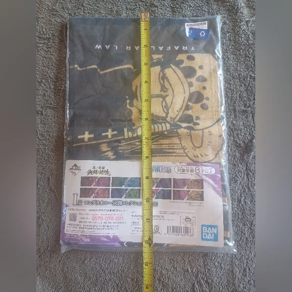 One Piece brand Trafalgar Law long towel collectible - Picture 4 of 5